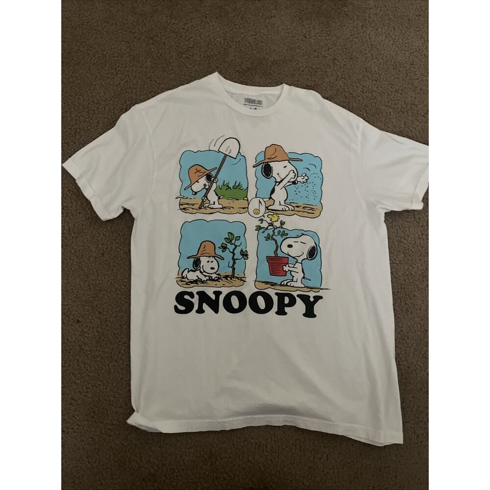 Peanuts Snoopy Men’s Graphic T-Shirt SZ L White Gardening Shirt